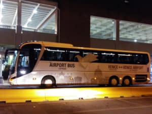 von Venedig Flughafen nach Punta Sabbioni : mit dem Bus von Atvo