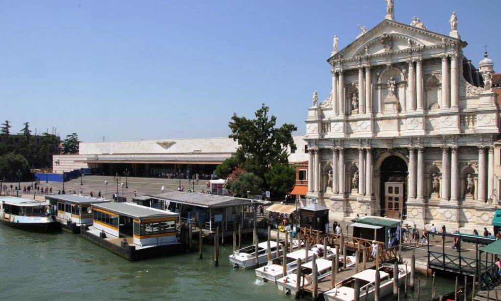 Come arrivare all'aeroporto di Venezia dalla stazione Santa Lucia