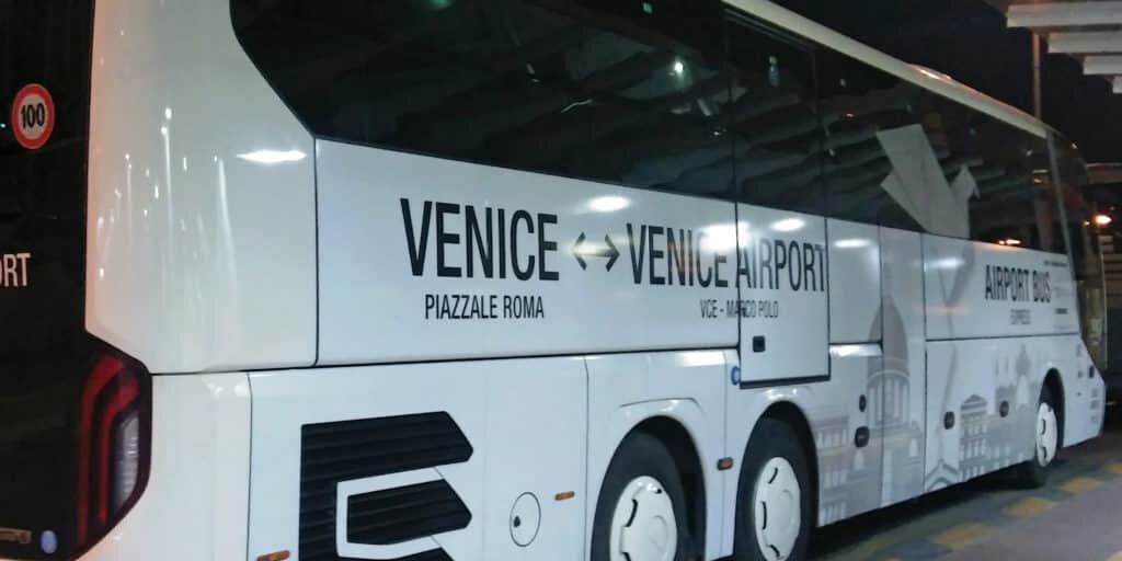 Raggiungere Venezia dall`aeroporto Marco Polo in bus Express ATVO