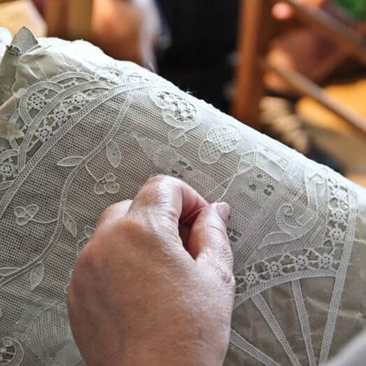 lavorazione merletto murano